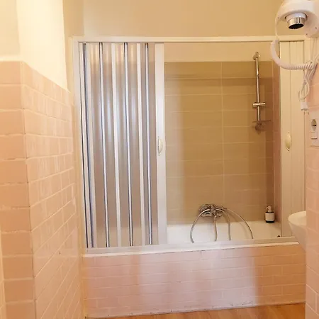 Via Prospero Petroni 9 - Stazione -