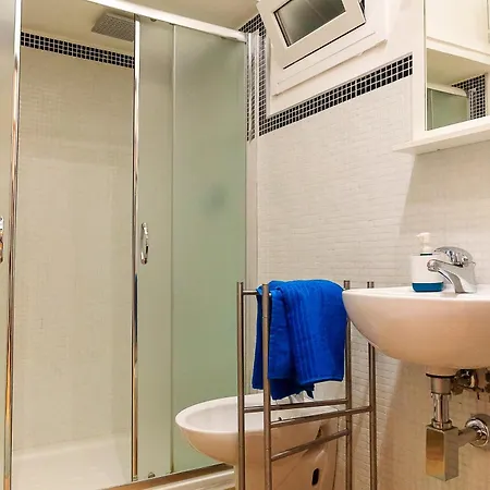 Via Prospero Petroni 9 - Stazione - Bari