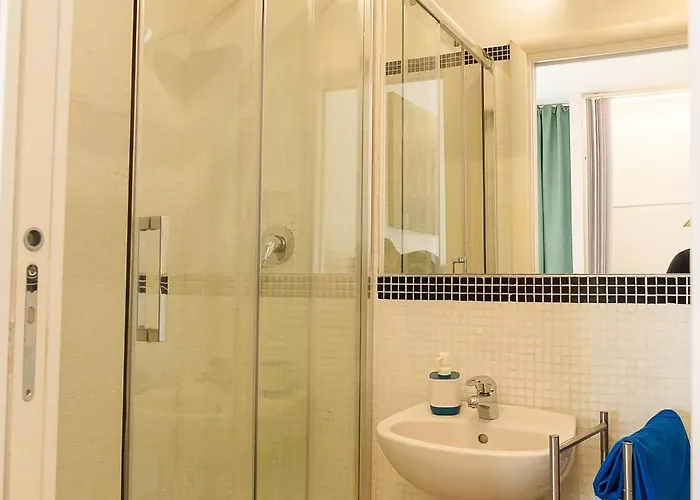 Casa de hóspedes Via Prospero Petroni 9 - Stazione - 3*