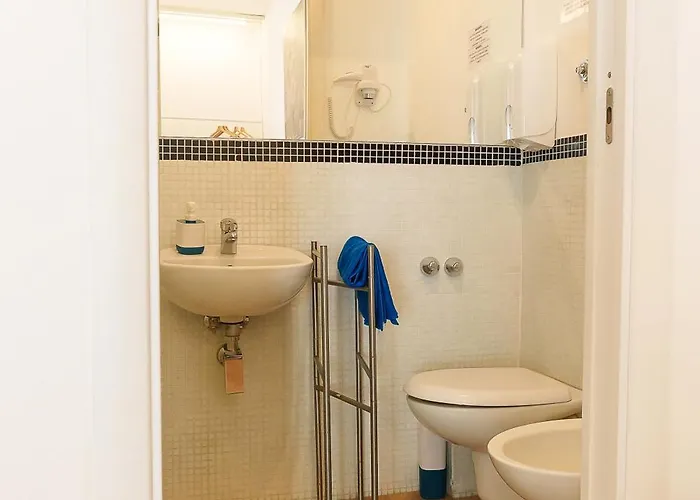 Via Prospero Petroni 9 - Stazione -